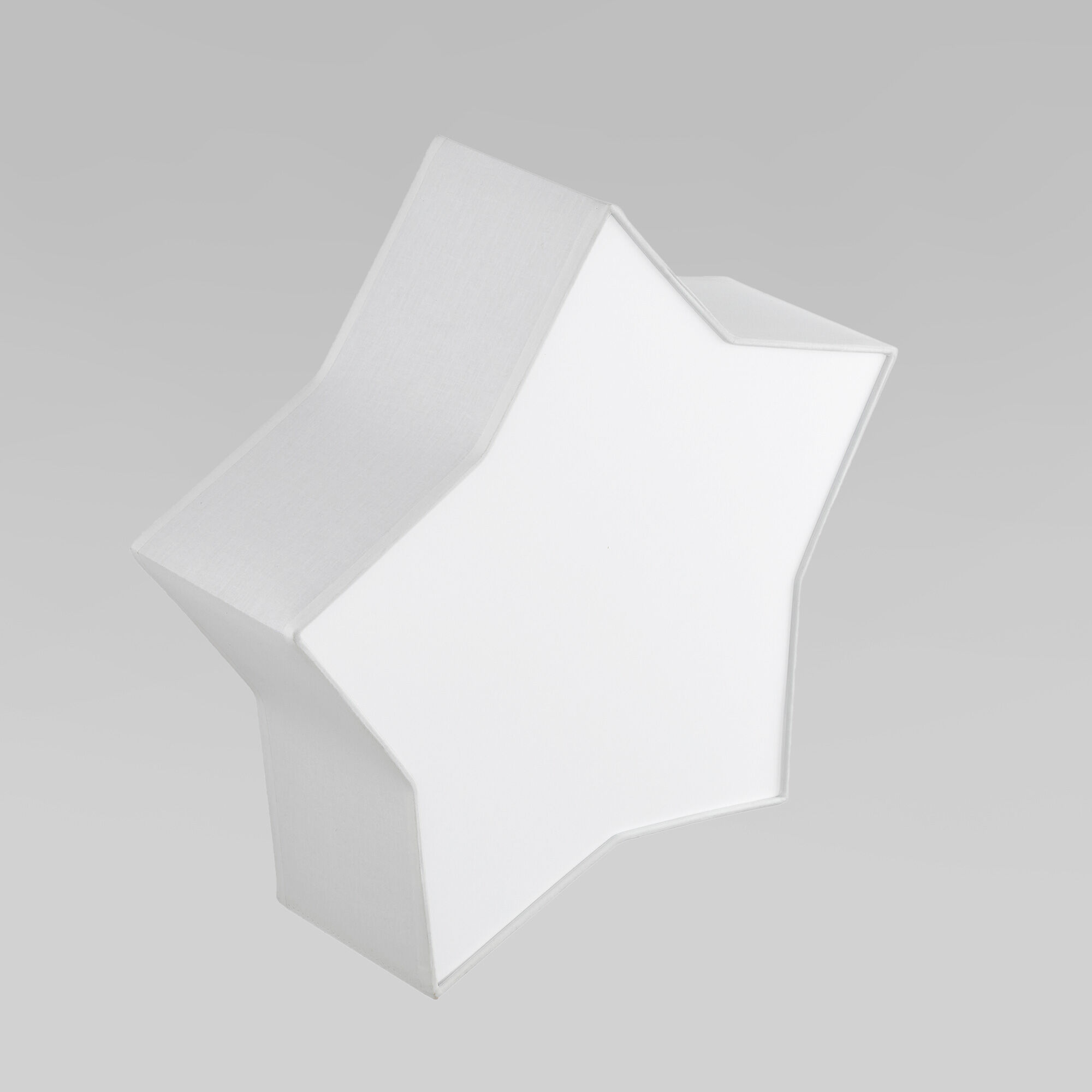 nastennyy-svetilnik-s-tkanevym-abazhurom-6972-star-a068775-0003