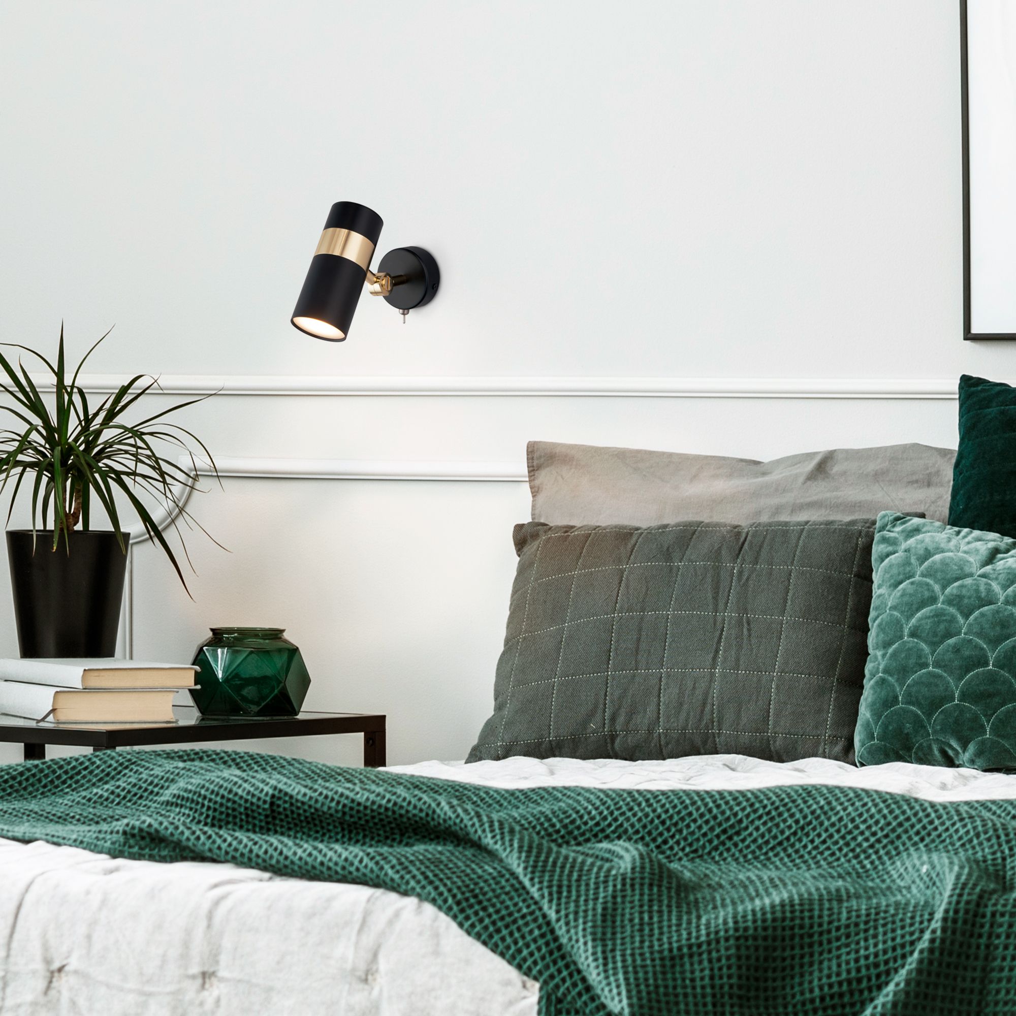 nastennyy-svetilnik-v-stile-loft-20096-1-chernyy-zoloto-a053053-0002