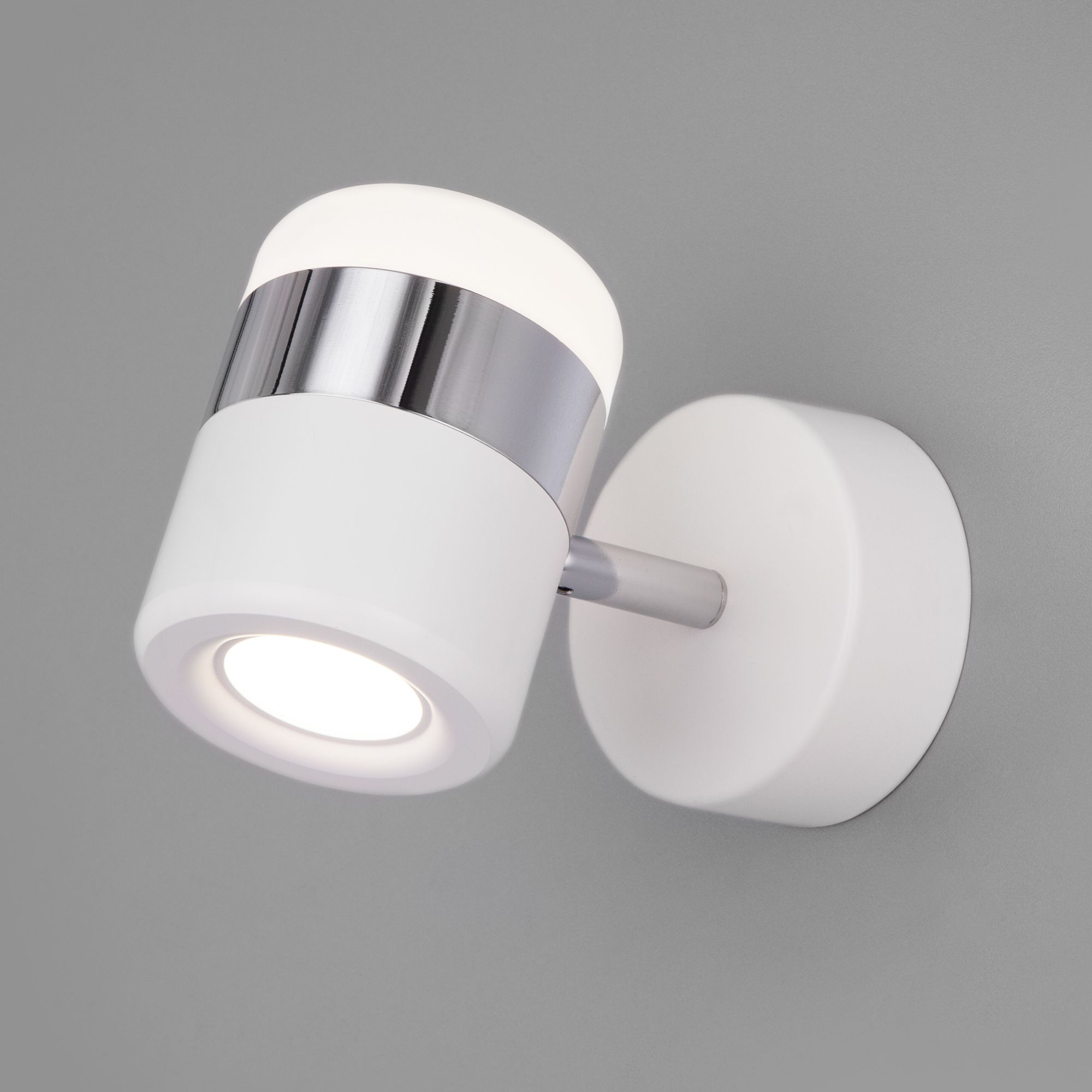 nastennyy-svetodiodnyy-svetilnik-v-stile-minimalizm-20165-1-led-khrom-belyy-a045464-0001