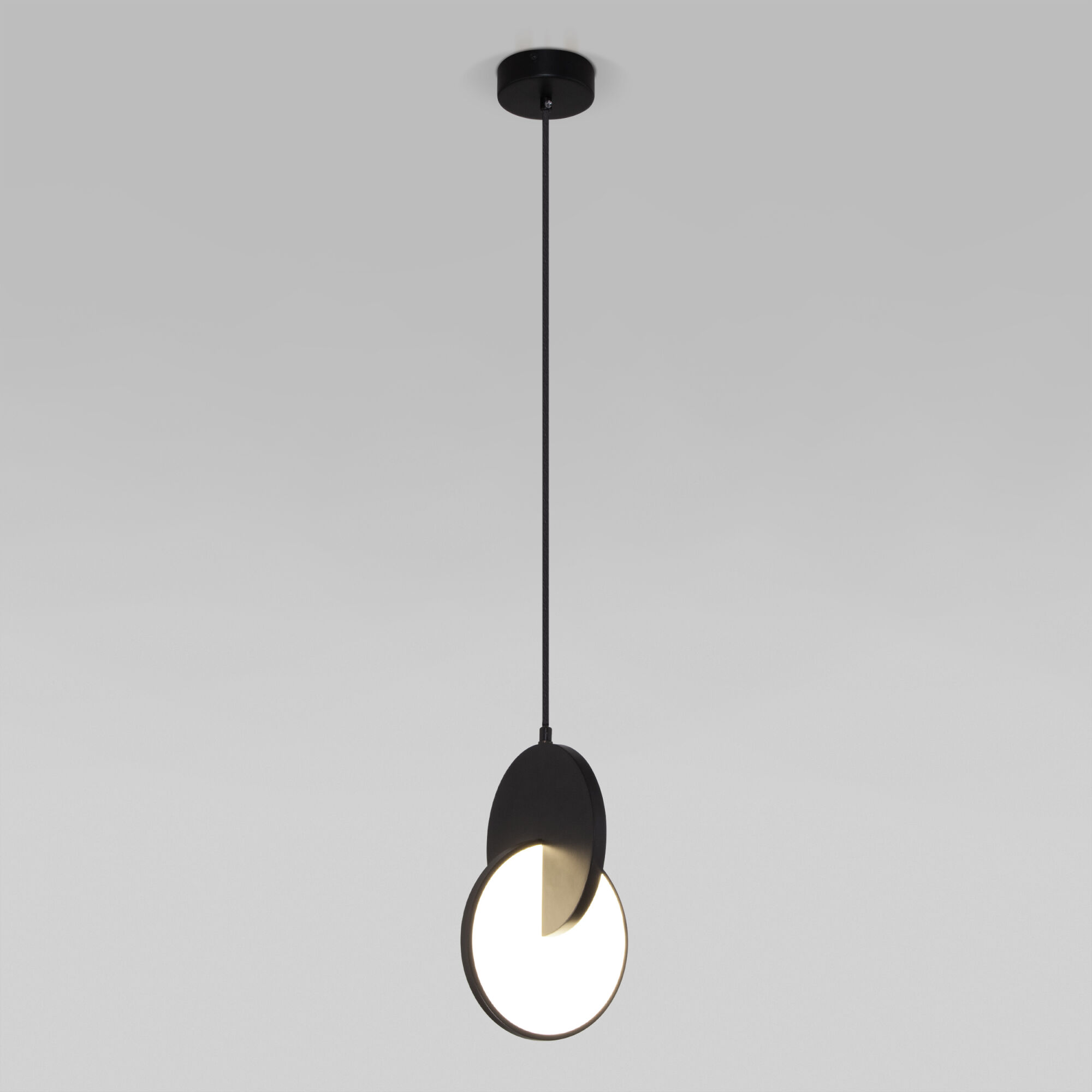 podvesnoy-svetodiodnyy-svetilnik-v-stile-loft-50225-1-led-chernyy-a057338-0002