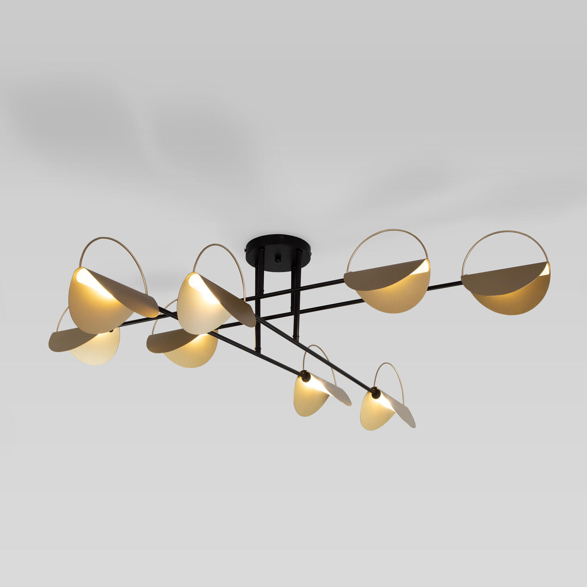 potolochnyy-svetilnik-v-stile-loft-smart-70148-8-chernyy-zoloto-smart-a062043-0001