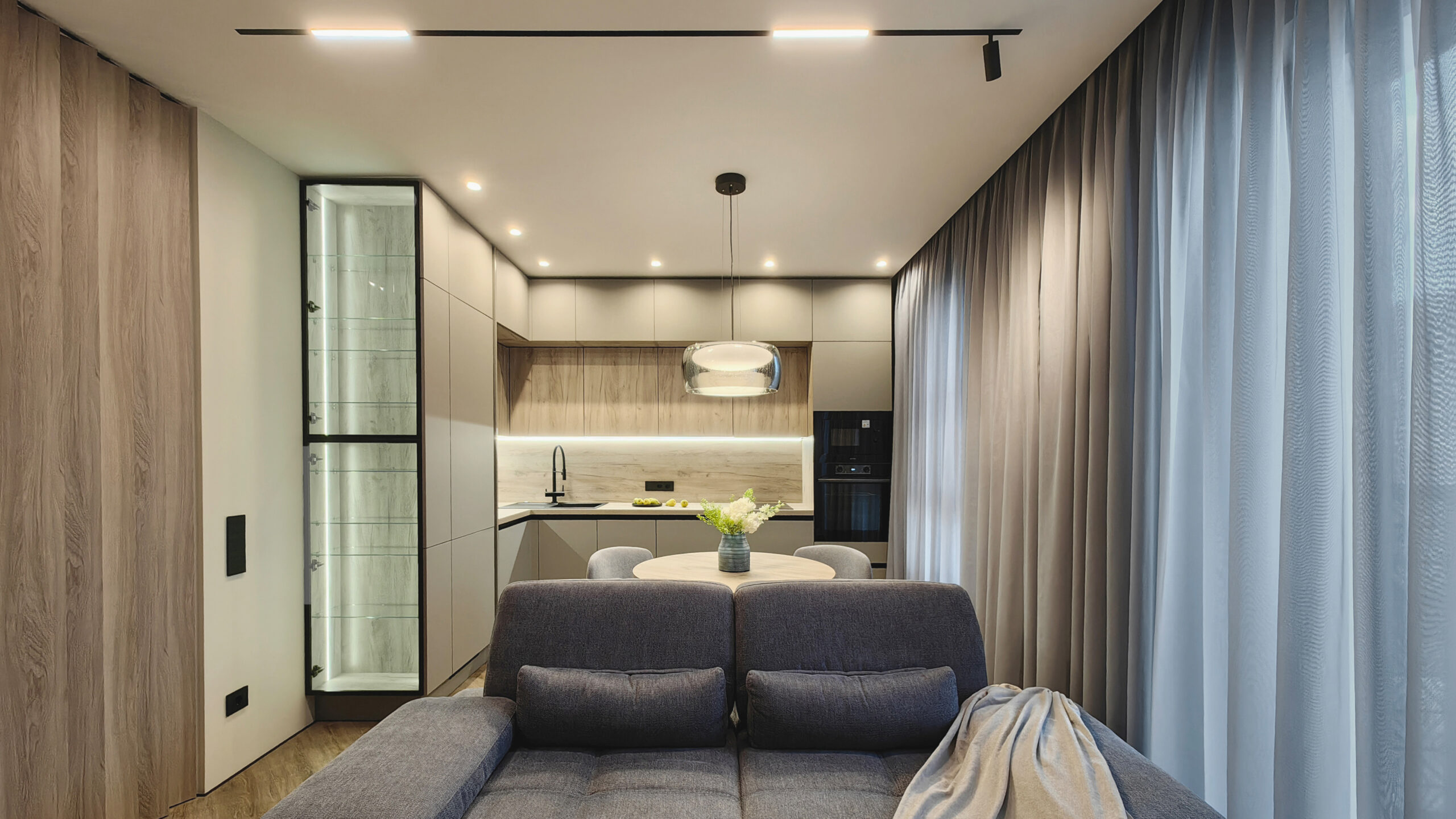 PHOTO_design-project_TR032-2-5W4K-M-B_standard